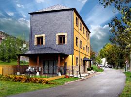 CASA ALTOBIERZO, 9 Habitaciones y 9 BAÑOS, alojamiento con cocina en Pobladura de las Regueras