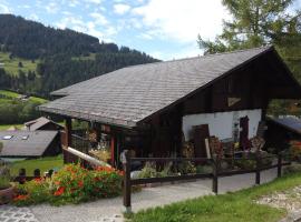 Jack, hotel with jacuzzis in Schwarzsee