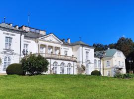 Pokoje Gościnne Pałac w Balicach Instytut Zootechniki PIB, hotel in zona Aeroporto Internazionale di Cracovia-Balice-Giovanni Paolo II - KRK, 