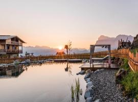 Hotel Goldknopf, hotel cerca de Bamby, Alpe di Siusi