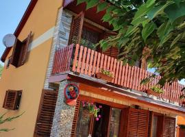 Katica Nyaraló, hotel v destinaci Tiszakécske