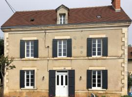 Ancien Relais de Poste The Old Post Office, bed and breakfast en Saint-Martial-dʼAlbarède