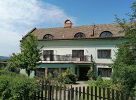 Otevřená Náruč Pension, hotel with parking in Letovice