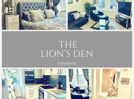 THE LION'S DEN ON ROYAL STREET: Gourock şehrinde bir daire