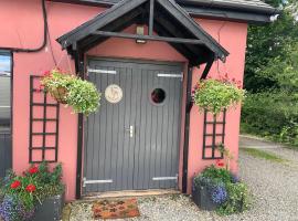 The Loft at Duffryn Mawr Self Catering Cottages, cabaña o casa de campo en Hensol