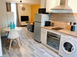 Appartements entiers proche Aéroport - ZAC Chesnes - CNPE du Bugey Check-In 24h7J, hotel near Lyon - Saint Exupery Airport - LYS, 