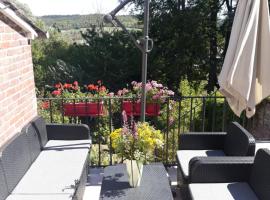 L'escale Arquaise, la maison au jardin fleuri à 5 min de dieppe, cheap hotel in Arques-la-Bataille