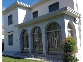 Seven Suites Pieve, готель з парковкою у місті П'єве-ді-Соліго