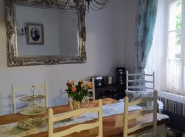 Mountain View Townhouse Quillan, hotel v destinaci Quillan