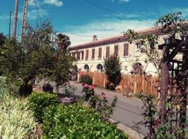 Le chez nous, hotel com estacionamento em Gauriac