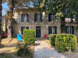 maison de charme, family hotel in Grézillac