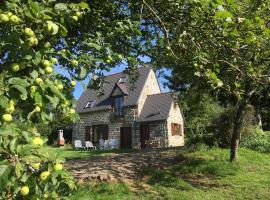 The Gingerbread House Cottage, loma-asunto kohteessa Beauficel