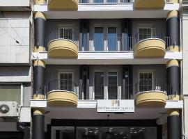 Pietra Mare Suites, bed & breakfast kohteessa Patras