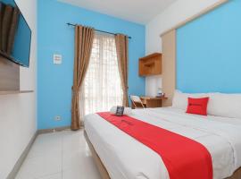 RedDoorz Syariah Plus @ Wisma Bougenville Karawaci, hotel a Tangerang