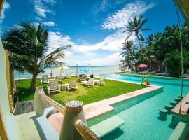 Le Divine Comedie Beach Resort, hotel in Baan Tai
