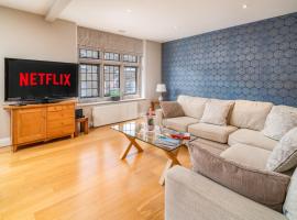 Castle Properties:Eton-The College, golf hotel in Windsor
