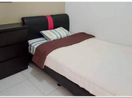 Syukur Guesthouse Syariah near Exit Toll Cikopo RedPartner – hotel z parkingiem w mieście Pangulah