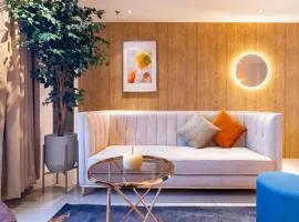 ❈ Tropicana 218 by ALV Suites ❈