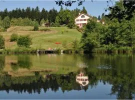 "La Belle Chambre" dans une ferme avec etang privé dans la région des Mille Etangs Faucogney-et-La-Mer