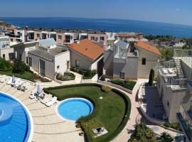 Wonderful family villa with sea view: Byala şehrinde bir otel