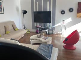 SPACIEUX T2 COSY SAINT-BRIEUC, хотел в Сен-Брук