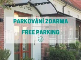 Hotel Chvalská Tvrz