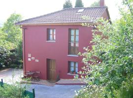 Casa Lolo de Villaviciosa, country house in Camoca