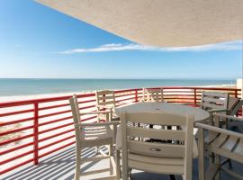 Luxury Unit - Top Floor Balcony - Crimson #302, ξενοδοχείο σε St Pete Beach
