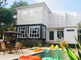 Villa Herrera Puncak