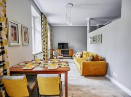 Żółty Apartament DE LUX dla 2 osób Chorzów Katowice, smeštaj sa kuhinjom u gradu Hožov