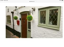 1 The Mews Cottages, hotel in Ledbury