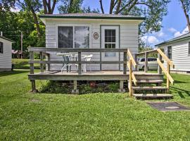 Pet-Friendly Lake Cabin Boat Rentals and Dock!, hotel di Dent