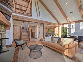 Luxury Home with Deck Explore the Catskill Mtns!, villa en Windham