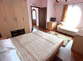 Klub S Jakovo, hotel a Jakovo