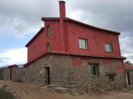 Casa Rural Rojo del Tietar, vakantiewoning in La Iglesuela