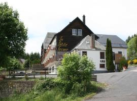 Auberge de la Petite Ferme, Super-Besse Est, The Originals Relais (Qualys-Hotel), hotel v destinácii Besse-et-Saint-Anastaise