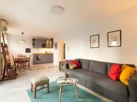 Paha-Paha Modern apartment with sea view, fast Wi-Fi, and free parking!