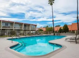 Travelodge by Wyndham Monterey Bay