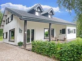 Xhoffraix Holiday for 10 Guests, hotel v destinaci Xhoffraix