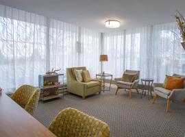 Holiday Inn Bloomington Airport South-Mall Area by IHG, hotel in Bloomington