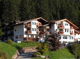 Hotel Terme Antico Bagno, ξενοδοχείο σε Pozza di Fassa