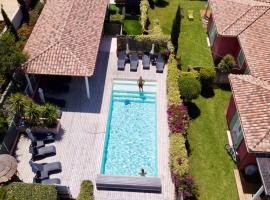 Villas CALA CORSA - 3 et 4 Chambres - CALA ROSSA Porto-Vecchio - Villas entièrement Climatisées avec Piscine Chauffée partagée et Piscines Privées - Internet gratuit, vila v destinaci Porto-Vecchio