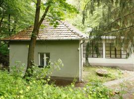 Harangvirág 36 Vendégház, cottage in Verőce