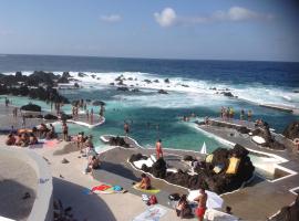 Pensão Fernandes, hotel v destinaci Porto Moniz