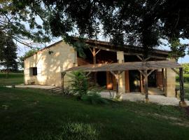 La Maison du Metayer โรงแรมในMoulon-sur-Dordogne