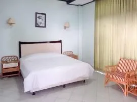 RedDoorz Plus near Tugu Mercusuar Anyer