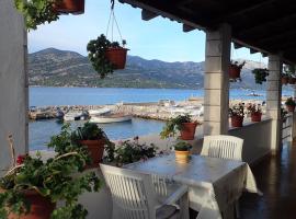 Katja Beach Apartment, hótel í Račišće