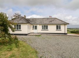 Summercourt, cottage in Launceston