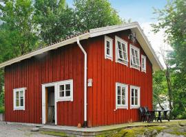 8 person holiday home in UDDEVALLA-By Traum, hotel em Ljungskile