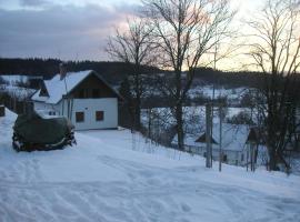 Holiday home with a convenient location in the Giant Mountains summer winter, hotel in Rudník